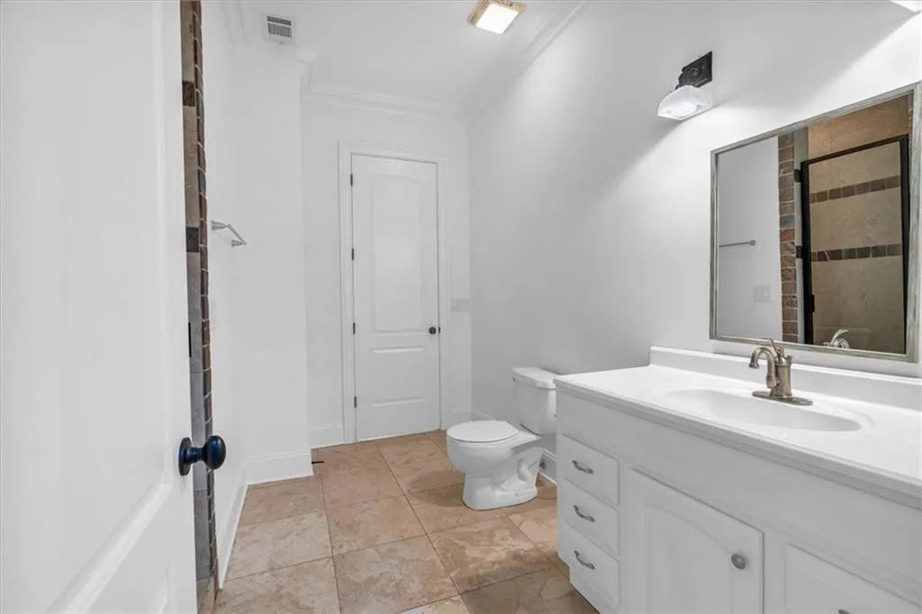 Basement Apartment Full Bathroom
