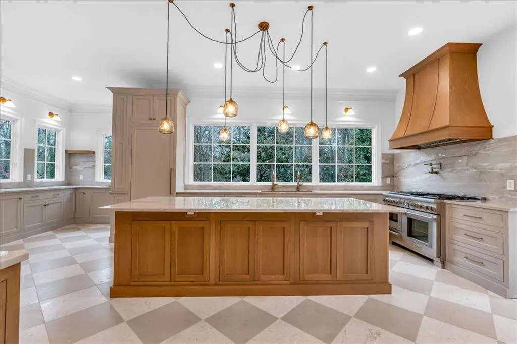 115 Mount Paran Ridge, Atlanta, Georgia 30327, 6 Bedrooms Bedrooms, ,6 BathroomsBathrooms,Residential,For Sale,115 Mount Paran Ridge,7555003