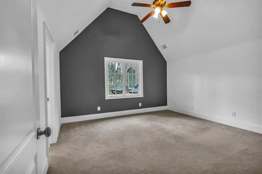 Top Floor Bedroom 3