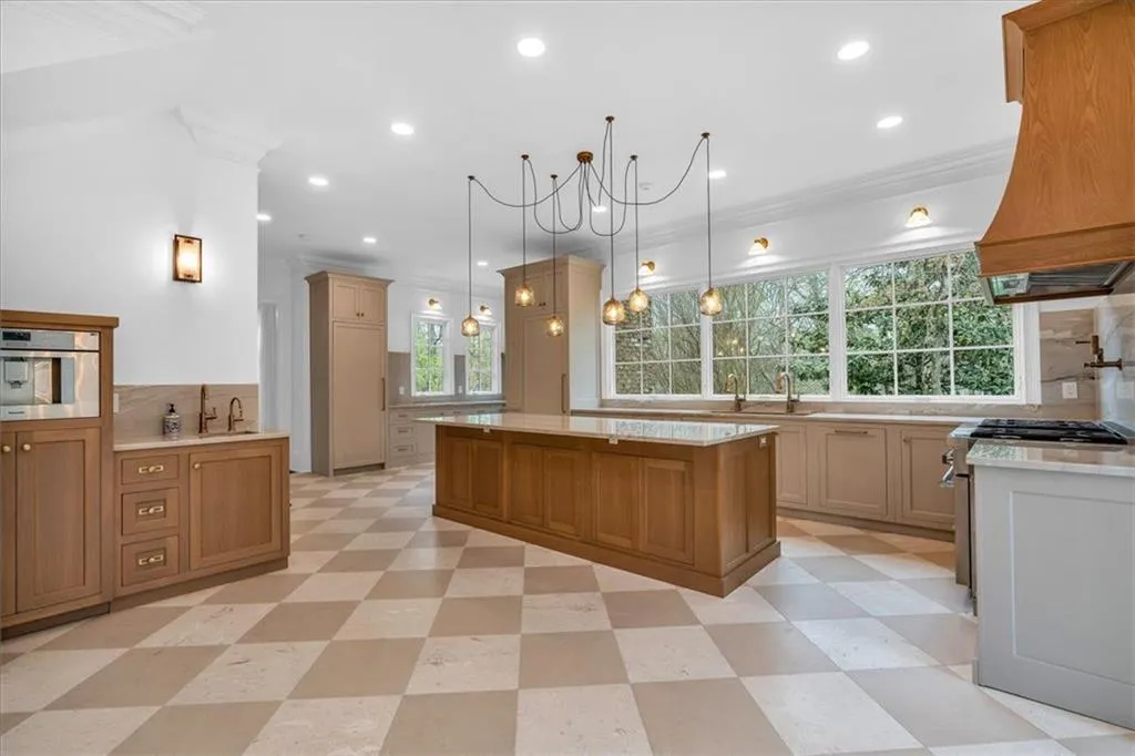115 Mount Paran Ridge, Atlanta, Georgia 30327, 6 Bedrooms Bedrooms, ,6 BathroomsBathrooms,Residential,For Sale,115 Mount Paran Ridge,7555003