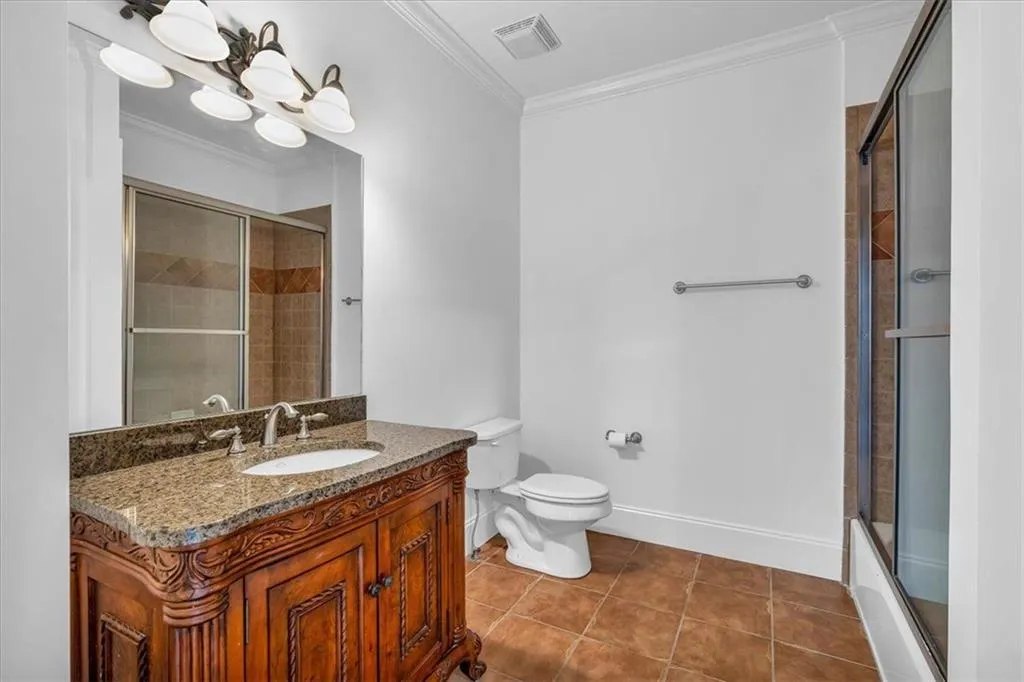 Top Floor Bathroom (attached to Bedroom 4)