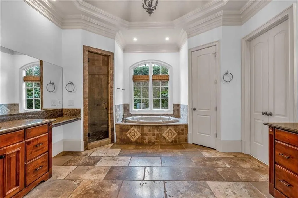 Master Bathroom Spa