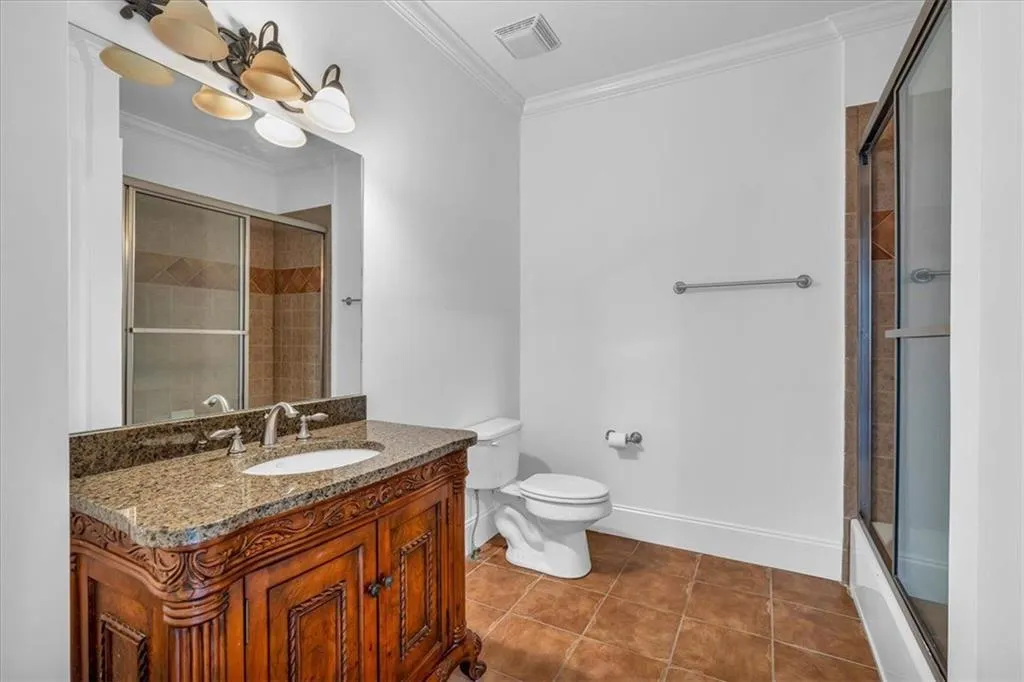 Top Floor Bathroom (attached to Bedroom 4)