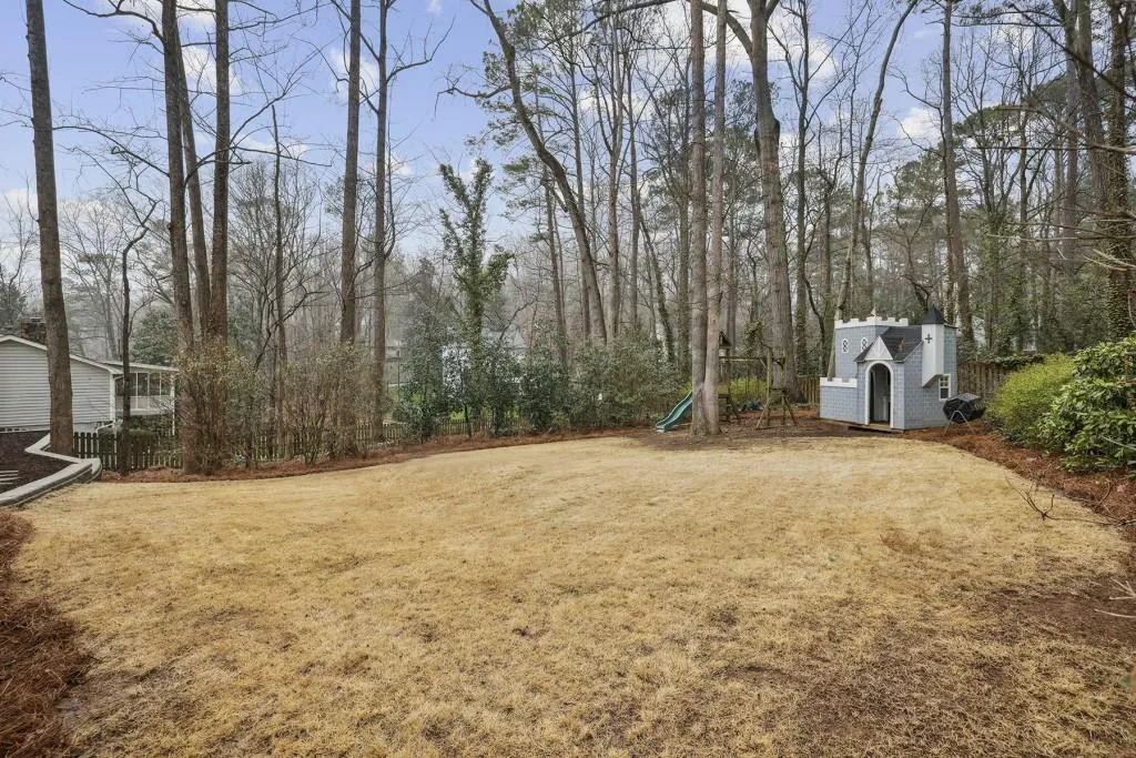 110 Seville Chase, Sandy Springs, Georgia 30328, 3 Bedrooms Bedrooms, ,2 BathroomsBathrooms,Residential,Sold,110 Seville Chase,7177798