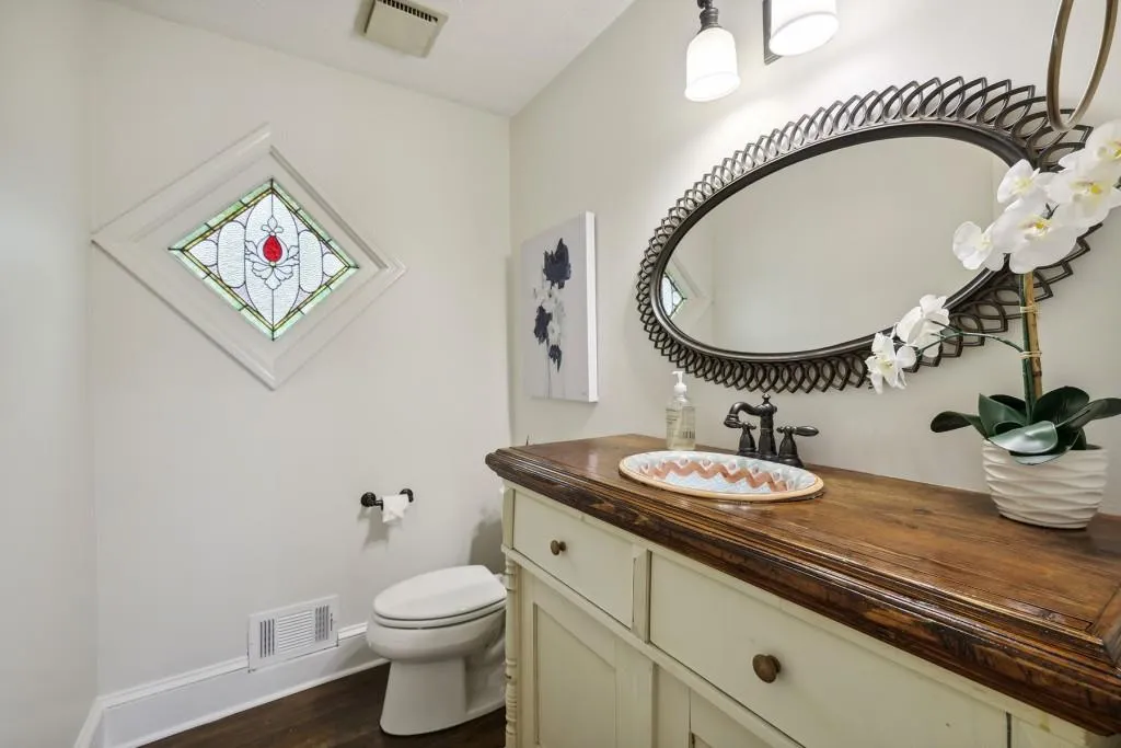 110 Seville Chase, Sandy Springs, Georgia 30328, 3 Bedrooms Bedrooms, ,2 BathroomsBathrooms,Residential,Sold,110 Seville Chase,7177798