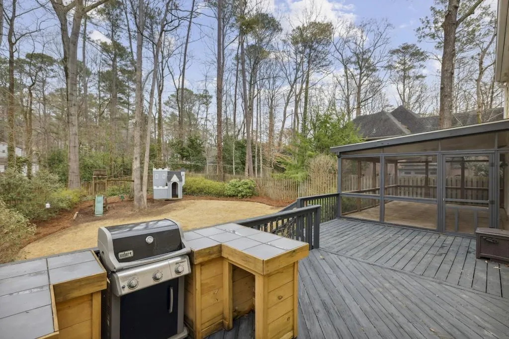 110 Seville Chase, Sandy Springs, Georgia 30328, 3 Bedrooms Bedrooms, ,2 BathroomsBathrooms,Residential,Sold,110 Seville Chase,7177798