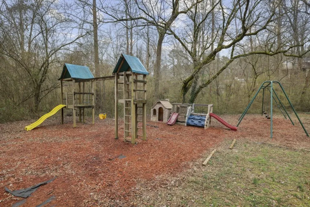 110 Seville Chase, Sandy Springs, Georgia 30328, 3 Bedrooms Bedrooms, ,2 BathroomsBathrooms,Residential,Sold,110 Seville Chase,7177798