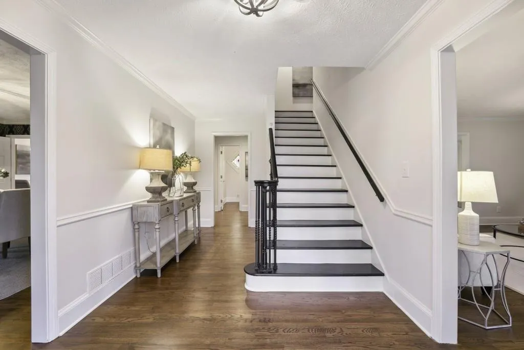 110 Seville Chase, Sandy Springs, Georgia 30328, 3 Bedrooms Bedrooms, ,2 BathroomsBathrooms,Residential,Sold,110 Seville Chase,7177798