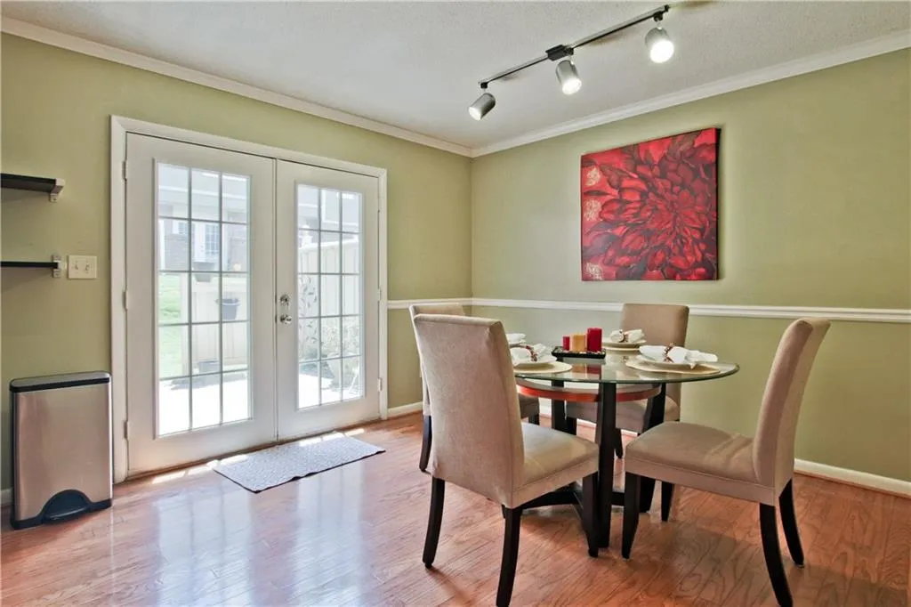 6900 Roswell Road Unit H1, Atlanta, Georgia 30328, 3 Bedrooms Bedrooms, ,2 BathroomsBathrooms,Residential,Sold,6900 Roswell Road Unit H1,5875305