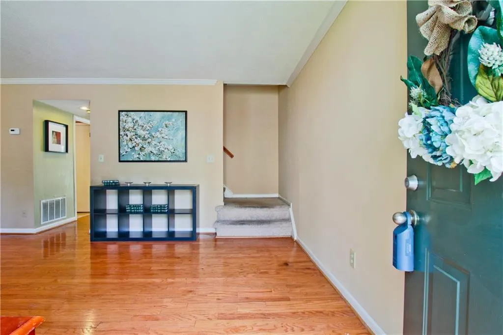 6900 Roswell Road Unit H1, Atlanta, Georgia 30328, 3 Bedrooms Bedrooms, ,2 BathroomsBathrooms,Residential,Sold,6900 Roswell Road Unit H1,5875305