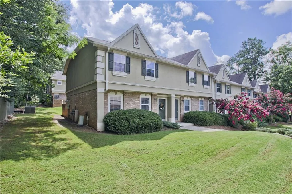 6900 Roswell Road Unit H1, Atlanta, Georgia 30328, 3 Bedrooms Bedrooms, ,2 BathroomsBathrooms,Residential,Sold,6900 Roswell Road Unit H1,5875305