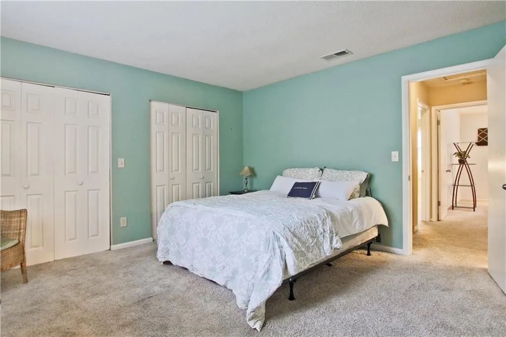 6900 Roswell Road Unit H1, Atlanta, Georgia 30328, 3 Bedrooms Bedrooms, ,2 BathroomsBathrooms,Residential,Sold,6900 Roswell Road Unit H1,5875305