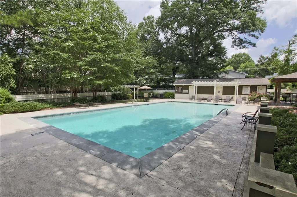 6900 Roswell Road Unit H1, Atlanta, Georgia 30328, 3 Bedrooms Bedrooms, ,2 BathroomsBathrooms,Residential,Sold,6900 Roswell Road Unit H1,5875305