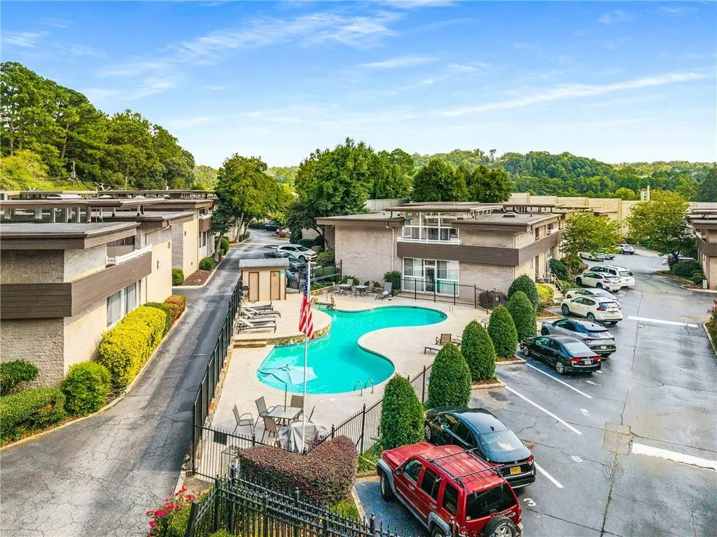 346 Carpenter Drive Unit 64, Sandy Springs, Georgia 30328, 2 Bedrooms Bedrooms, ,2 BathroomsBathrooms,Residential,For Sale,346 Carpenter Drive Unit 64,7646304