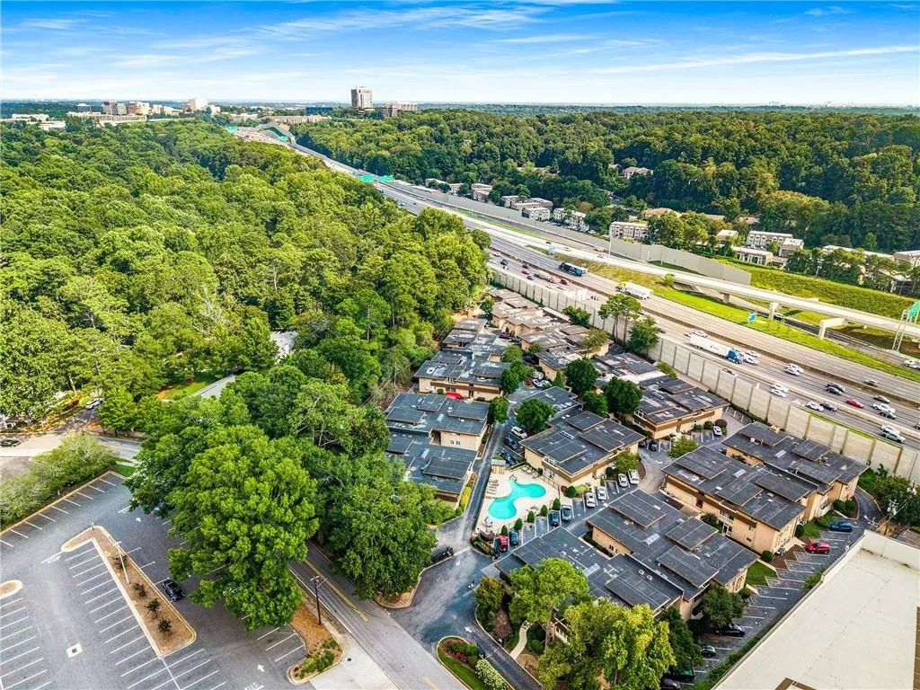 346 Carpenter Drive Unit 64, Sandy Springs, Georgia 30328, 2 Bedrooms Bedrooms, ,2 BathroomsBathrooms,Residential,For Sale,346 Carpenter Drive Unit 64,7646304