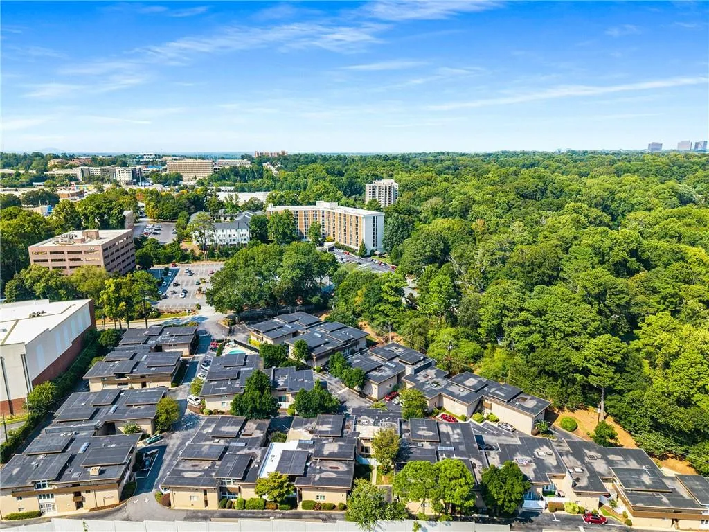 346 Carpenter Drive Unit 64, Sandy Springs, Georgia 30328, 2 Bedrooms Bedrooms, ,2 BathroomsBathrooms,Residential,For Sale,346 Carpenter Drive Unit 64,7646304