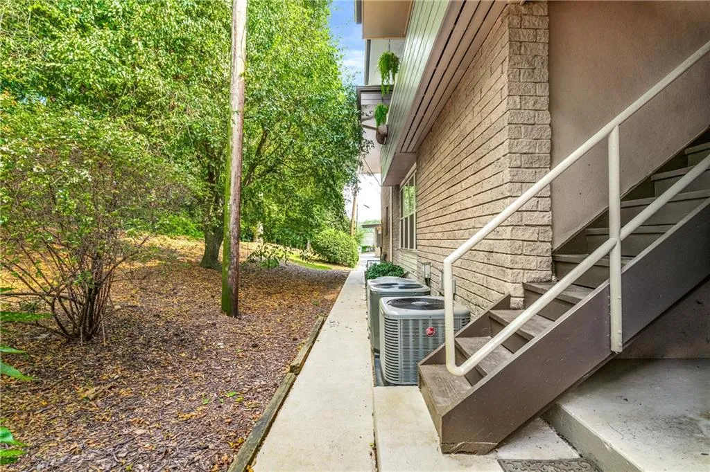 346 Carpenter Drive Unit 64, Sandy Springs, Georgia 30328, 2 Bedrooms Bedrooms, ,2 BathroomsBathrooms,Residential,For Sale,346 Carpenter Drive Unit 64,7646304