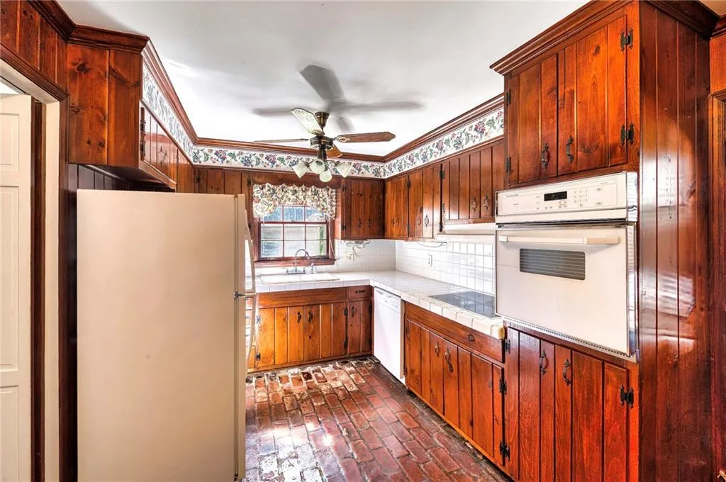 5598 Sherrell Drive, Atlanta, Georgia 30342, 4 Bedrooms Bedrooms, ,2 BathroomsBathrooms,Residential,Sold,5598 Sherrell Drive,7443811
