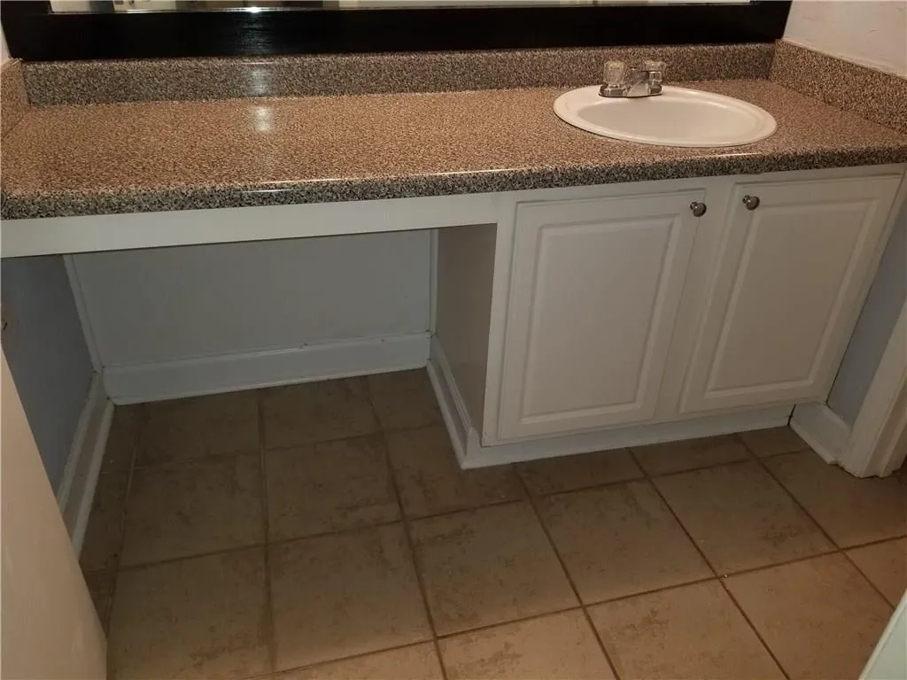 1511 Wingate Way, Sandy Springs, Georgia 30350, 2 Bedrooms Bedrooms, ,2 BathroomsBathrooms,Residential,Sold,1511 Wingate Way,5884412