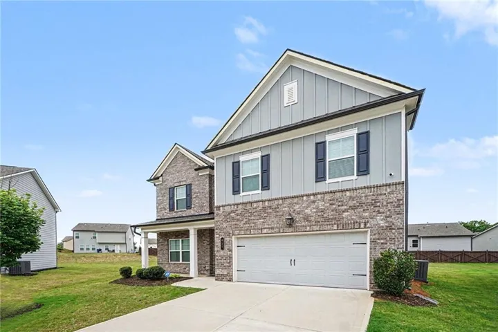 612 Auburn Crossing Drive, Auburn, Georgia 30011