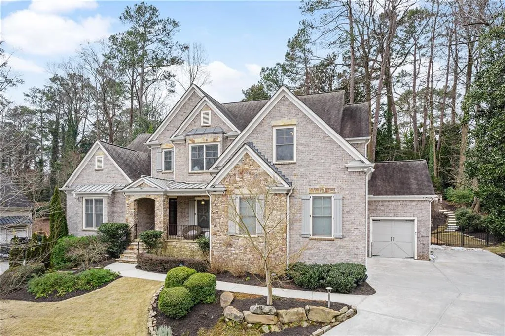 32 Pine Lake Drive, Atlanta, Georgia 30327, 6 Bedrooms Bedrooms, ,5 BathroomsBathrooms,Residential,Sold,32 Pine Lake Drive,7009245
