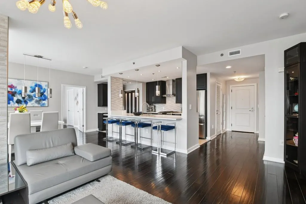 Georgia 30326, ,2 BathroomsBathrooms,Residential,For Sale,7665069