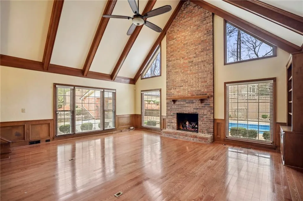 395 Spindle Court, Sandy Springs, Georgia 30350, 5 Bedrooms Bedrooms, ,4 BathroomsBathrooms,Residential,Sold,395 Spindle Court,7182831