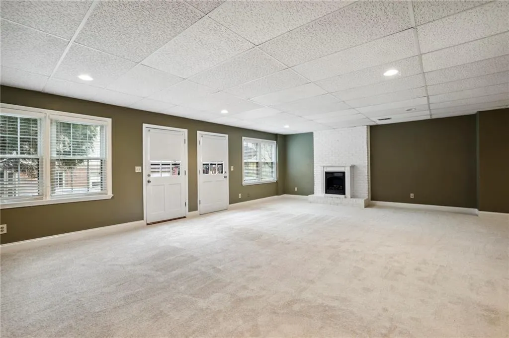 395 Spindle Court, Sandy Springs, Georgia 30350, 5 Bedrooms Bedrooms, ,4 BathroomsBathrooms,Residential,Sold,395 Spindle Court,7182831