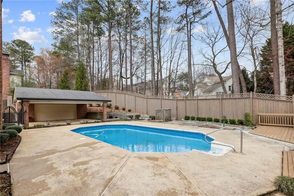 395 Spindle Court, Sandy Springs, Georgia 30350, 5 Bedrooms Bedrooms, ,4 BathroomsBathrooms,Residential,Sold,395 Spindle Court,7182831
