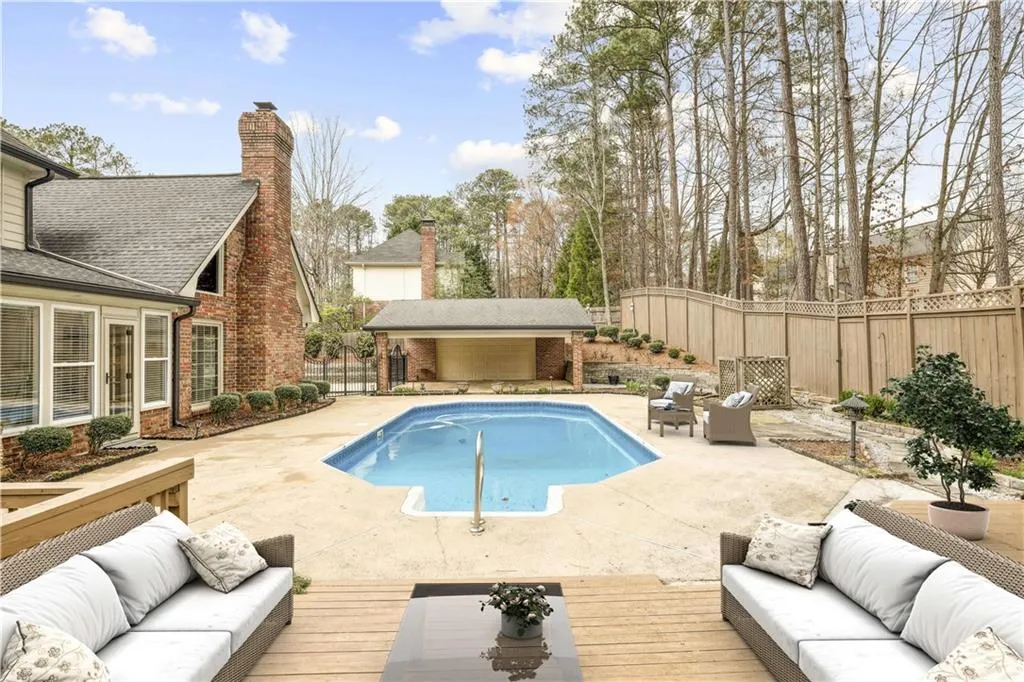 395 Spindle Court, Sandy Springs, Georgia 30350, 5 Bedrooms Bedrooms, ,4 BathroomsBathrooms,Residential,Sold,395 Spindle Court,7182831