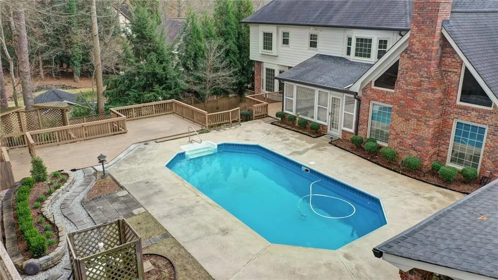 395 Spindle Court, Sandy Springs, Georgia 30350, 5 Bedrooms Bedrooms, ,4 BathroomsBathrooms,Residential,Sold,395 Spindle Court,7182831