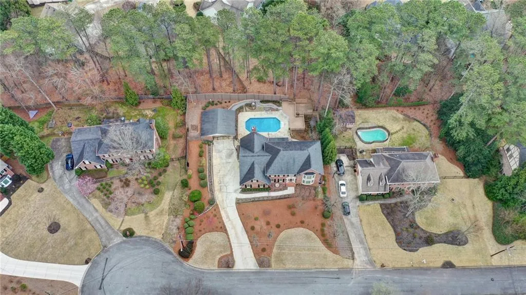 395 Spindle Court, Sandy Springs, Georgia 30350, 5 Bedrooms Bedrooms, ,4 BathroomsBathrooms,Residential,Sold,395 Spindle Court,7182831