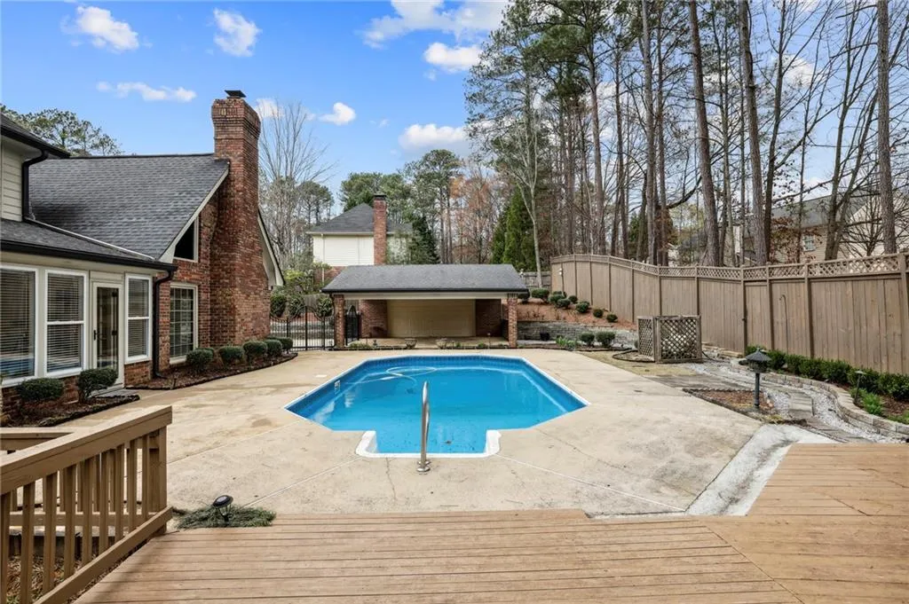 395 Spindle Court, Sandy Springs, Georgia 30350, 5 Bedrooms Bedrooms, ,4 BathroomsBathrooms,Residential,Sold,395 Spindle Court,7182831