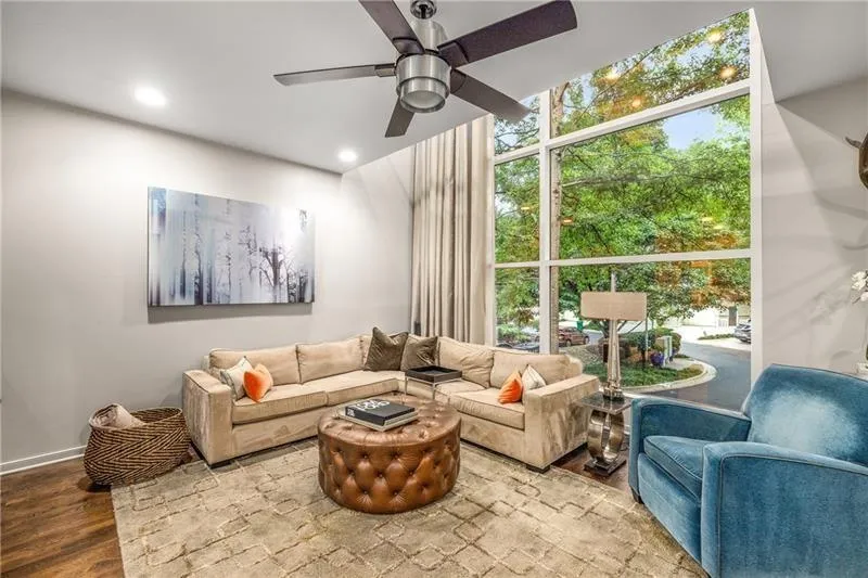 2453 Field Way Ne, Brookhaven, Georgia 30319, 2 Bedrooms Bedrooms, ,2 BathroomsBathrooms,Residential,For Sale,2453 Field Way Ne,7632682