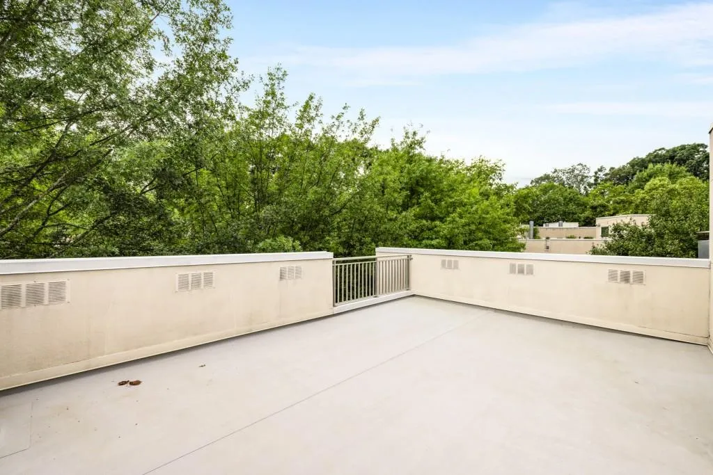 2453 Field Way Ne, Brookhaven, Georgia 30319, 2 Bedrooms Bedrooms, ,2 BathroomsBathrooms,Residential,For Sale,2453 Field Way Ne,7632682