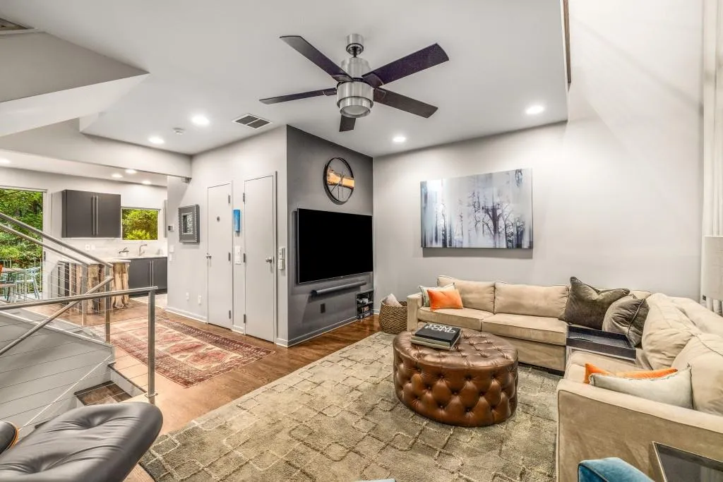 2453 Field Way Ne, Brookhaven, Georgia 30319, 2 Bedrooms Bedrooms, ,2 BathroomsBathrooms,Residential,For Sale,2453 Field Way Ne,7632682