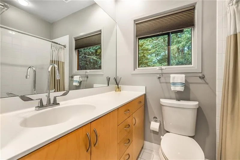2453 Field Way Ne, Brookhaven, Georgia 30319, 2 Bedrooms Bedrooms, ,2 BathroomsBathrooms,Residential,For Sale,2453 Field Way Ne,7632682