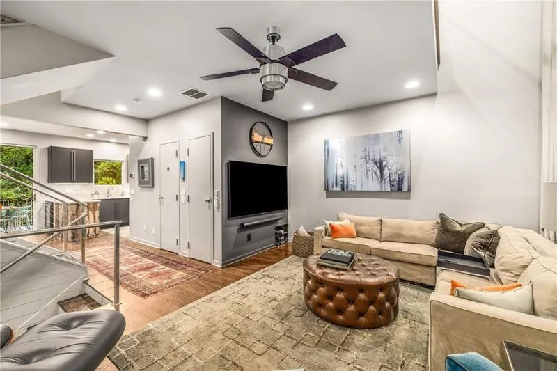 2453 Field Way Ne, Brookhaven, Georgia 30319, 2 Bedrooms Bedrooms, ,2 BathroomsBathrooms,Residential,For Sale,2453 Field Way Ne,7632682