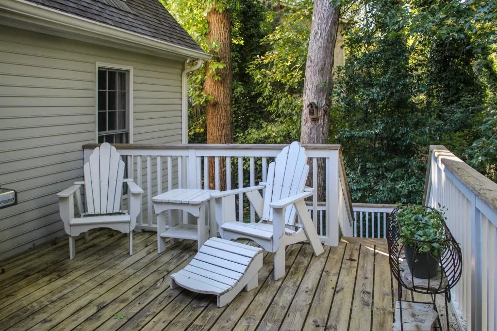 320 Amherst Court, Atlanta, Georgia 30328, 4 Bedrooms Bedrooms, ,3 BathroomsBathrooms,Residential,Sold,320 Amherst Court,5793496