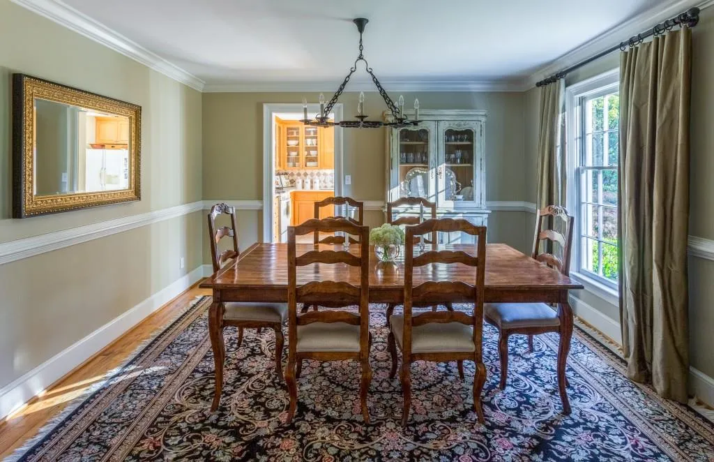 320 Amherst Court, Atlanta, Georgia 30328, 4 Bedrooms Bedrooms, ,3 BathroomsBathrooms,Residential,Sold,320 Amherst Court,5793496