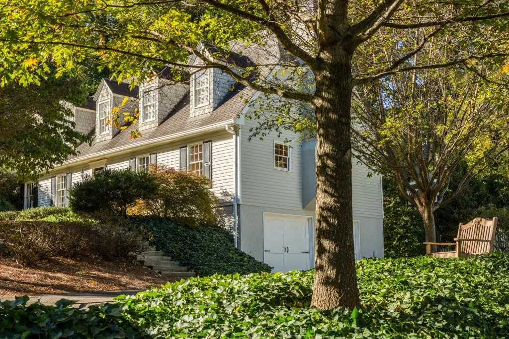 320 Amherst Court, Atlanta, Georgia 30328, 4 Bedrooms Bedrooms, ,3 BathroomsBathrooms,Residential,Sold,320 Amherst Court,5793496