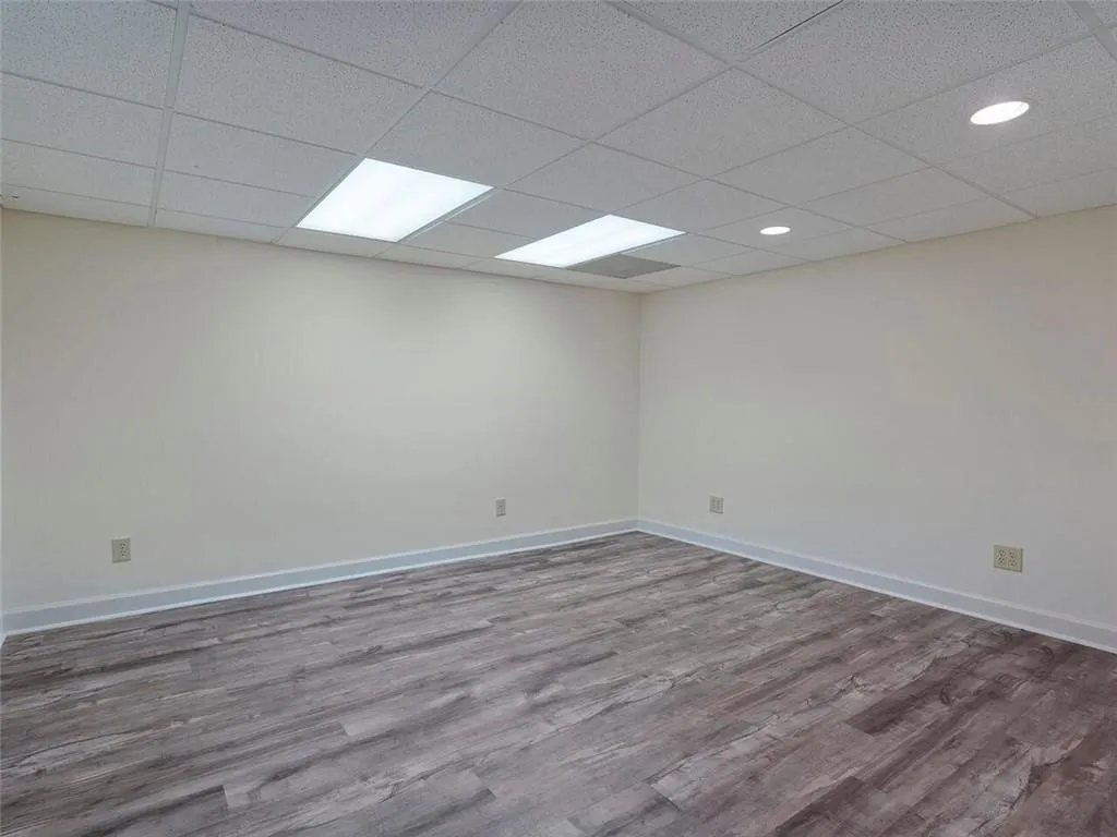 380 Riverhill Drive, Sandy Springs, Georgia 30328, 4 Bedrooms Bedrooms, ,3 BathroomsBathrooms,Residential,Sold,380 Riverhill Drive,6960119