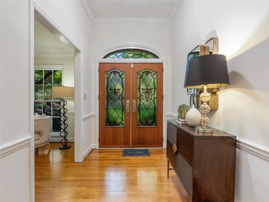 380 Riverhill Drive, Sandy Springs, Georgia 30328, 4 Bedrooms Bedrooms, ,3 BathroomsBathrooms,Residential,Sold,380 Riverhill Drive,6960119