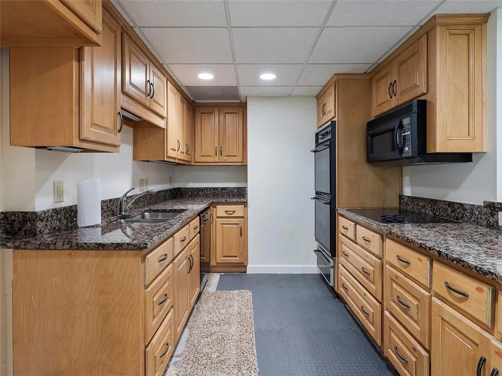 380 Riverhill Drive, Sandy Springs, Georgia 30328, 4 Bedrooms Bedrooms, ,3 BathroomsBathrooms,Residential,Sold,380 Riverhill Drive,6960119