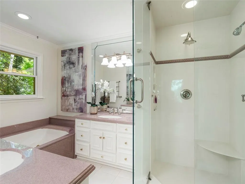 380 Riverhill Drive, Sandy Springs, Georgia 30328, 4 Bedrooms Bedrooms, ,3 BathroomsBathrooms,Residential,Sold,380 Riverhill Drive,6960119