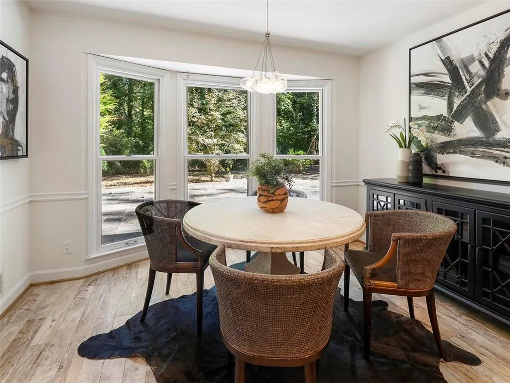 380 Riverhill Drive, Sandy Springs, Georgia 30328, 4 Bedrooms Bedrooms, ,3 BathroomsBathrooms,Residential,Sold,380 Riverhill Drive,6960119