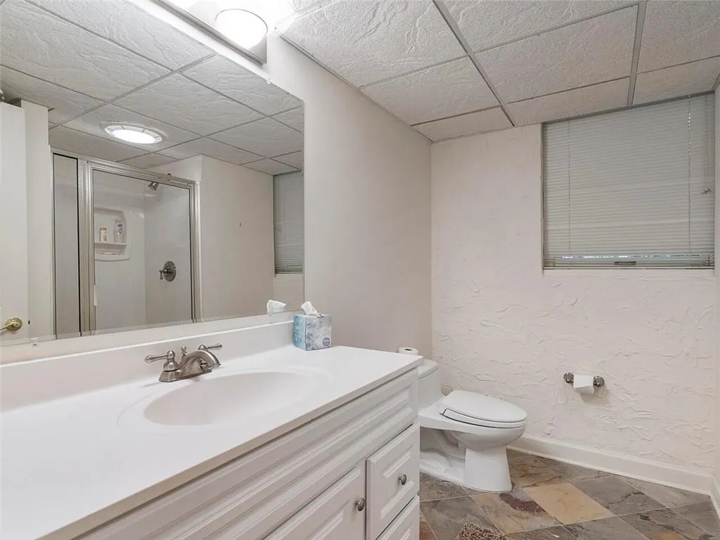 380 Riverhill Drive, Sandy Springs, Georgia 30328, 4 Bedrooms Bedrooms, ,3 BathroomsBathrooms,Residential,Sold,380 Riverhill Drive,6960119