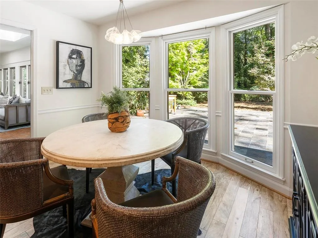 380 Riverhill Drive, Sandy Springs, Georgia 30328, 4 Bedrooms Bedrooms, ,3 BathroomsBathrooms,Residential,Sold,380 Riverhill Drive,6960119