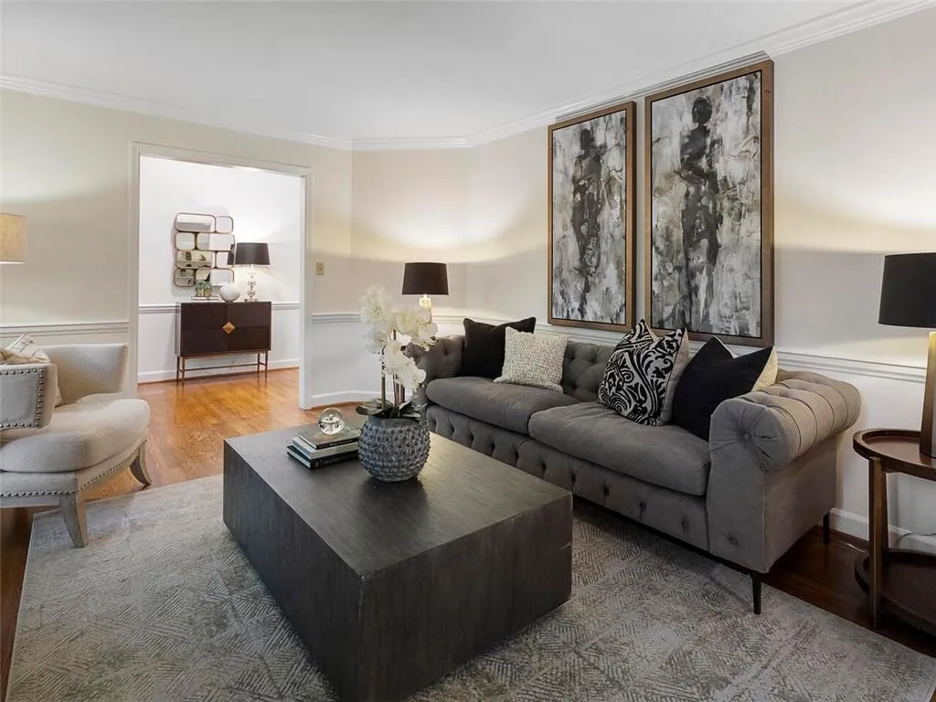 380 Riverhill Drive, Sandy Springs, Georgia 30328, 4 Bedrooms Bedrooms, ,3 BathroomsBathrooms,Residential,Sold,380 Riverhill Drive,6960119