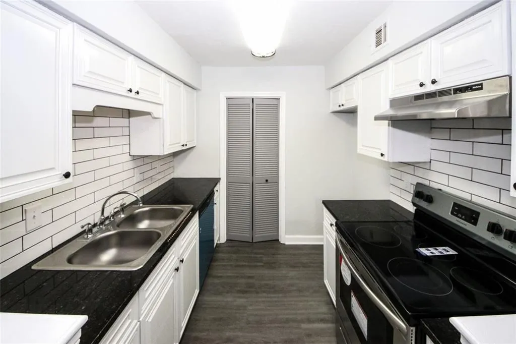 2020 Wingate Way, Atlanta, Georgia 30350, 2 Bedrooms Bedrooms, ,2 BathroomsBathrooms,Residential,Sold,2020 Wingate Way,7045379